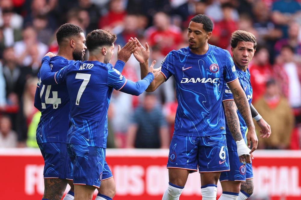 上赛季战绩回顾：广东在上赛季常规赛仅仅取得31胜15负的战绩，最终排名第7，创造球队近些年的常规赛最差排名纪录。